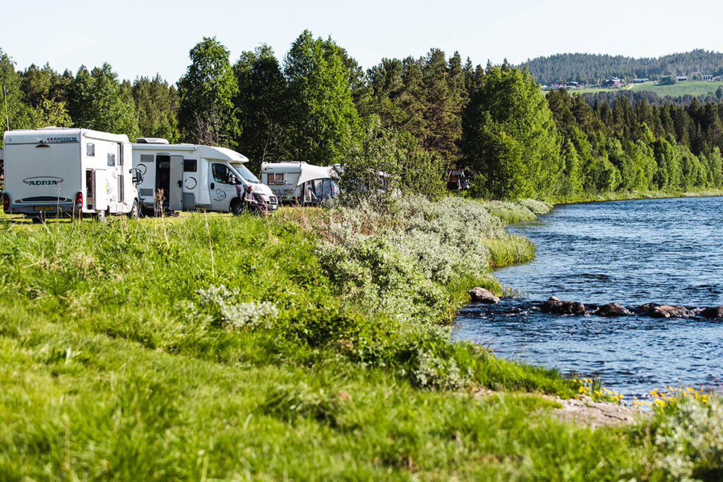 Campingplass ved elv